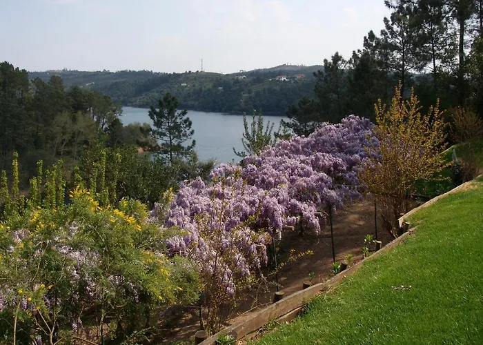 مزرعة للإقامة Quinta Do Troviscal *