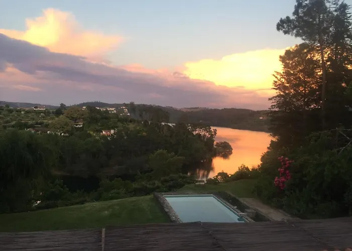 مزرعة للإقامة Quinta Do Troviscal *